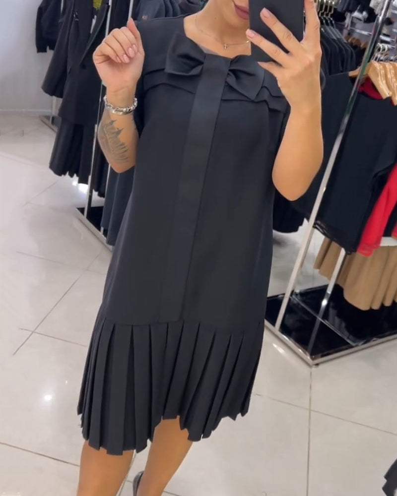 CD | Rochie cu mâneci scurte și panouri plisate