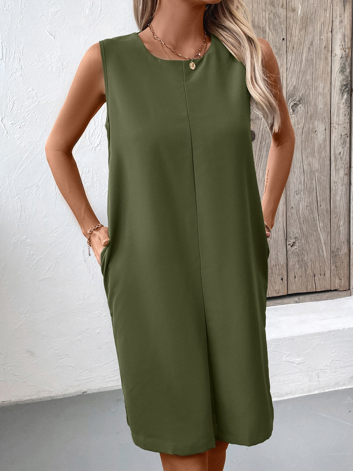 CD | Rochie mini cu buzunare și decolteu rotund fără mâneci