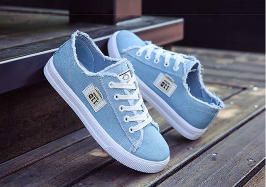 CD | Adidași relaxați și eleganți