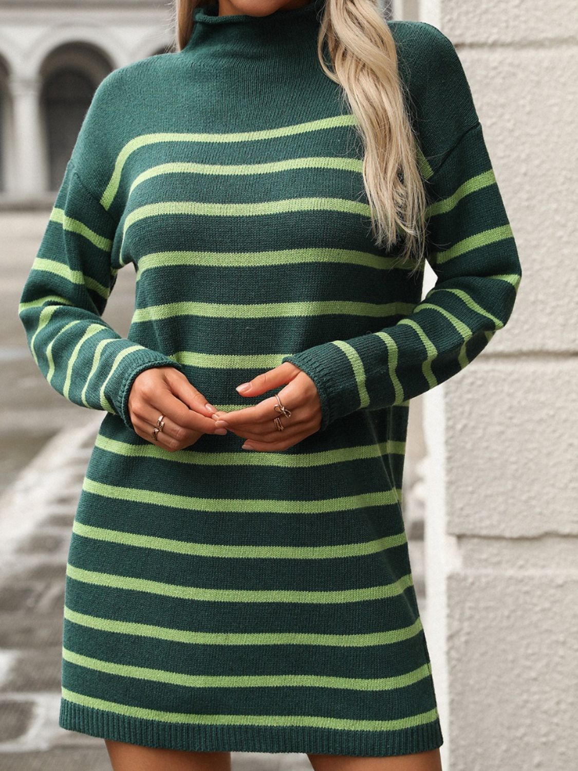CD | Rochie mini cu mânecă lungă, dungată, cu decolteu rotund