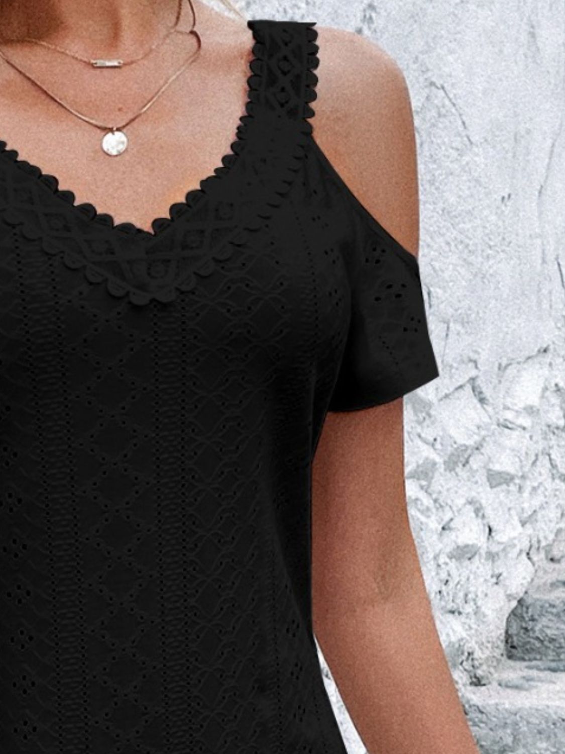 CD | Rochie mini cu decolteu în V cu umeri reci