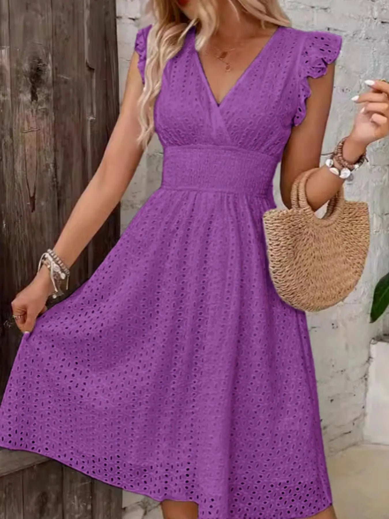 CD | Rochie mini cu mâneci adunate și ochiuri