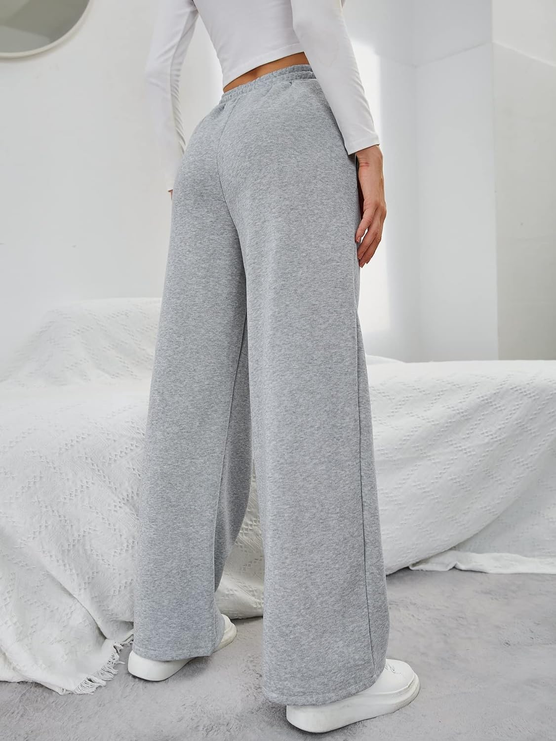 CD | Pantaloni de iarnă la modă și minimaliști