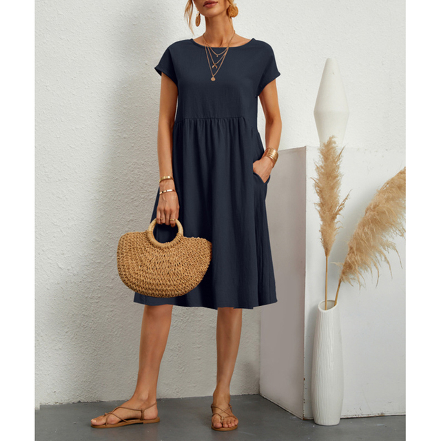 CD | Rochie midi la modă fără timp