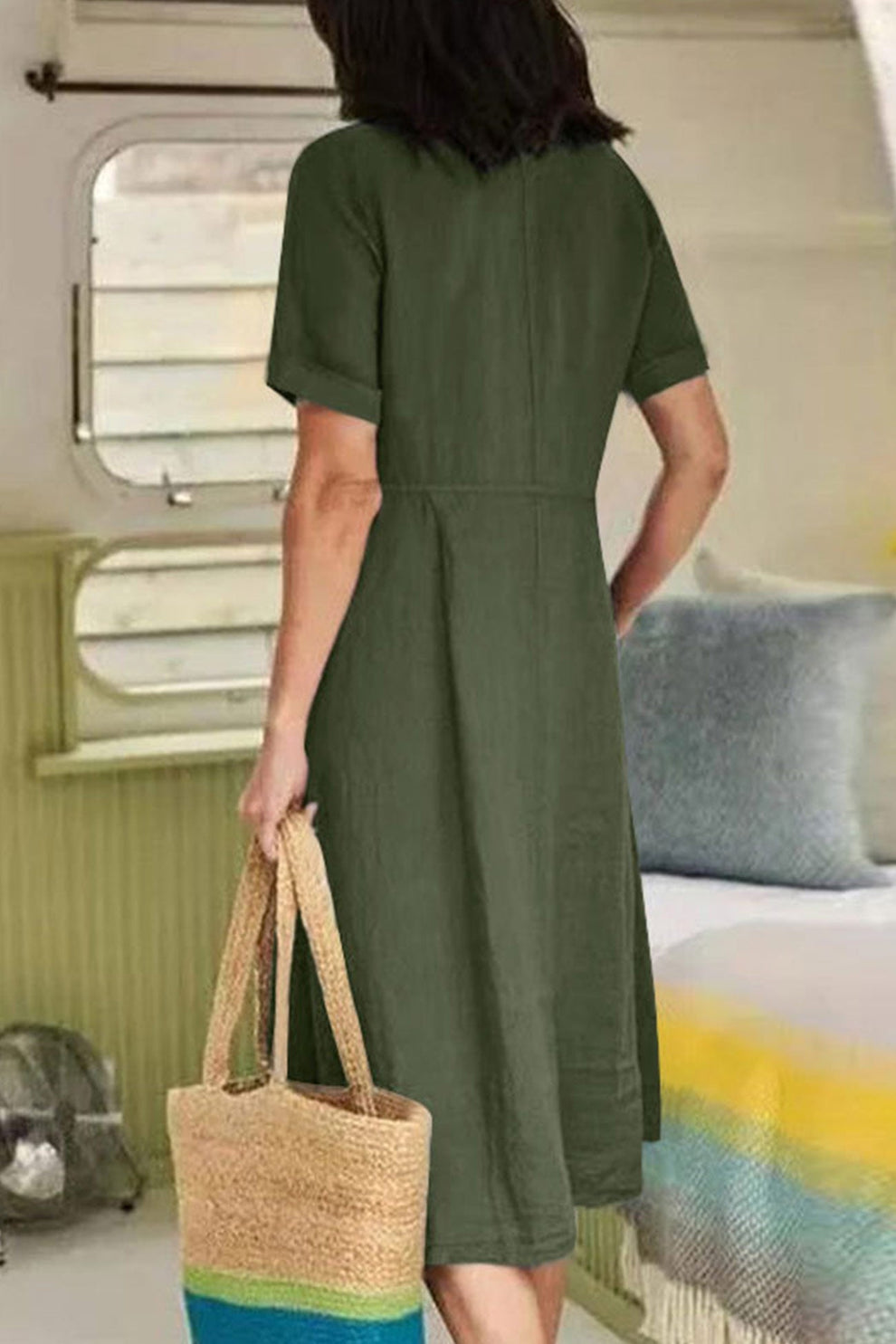 CD | Rochie midi lejeră cu mâneci scurte și închidere elegantă cu nasturi
