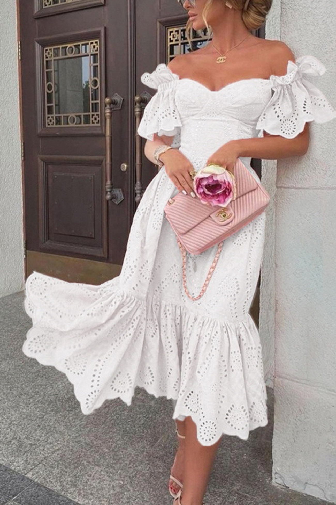CD | Rochie midi brodată cu umeri deschiși