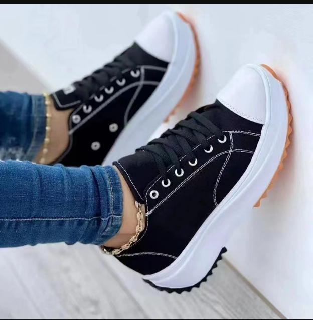 CD | Adidași relaxați și eleganți