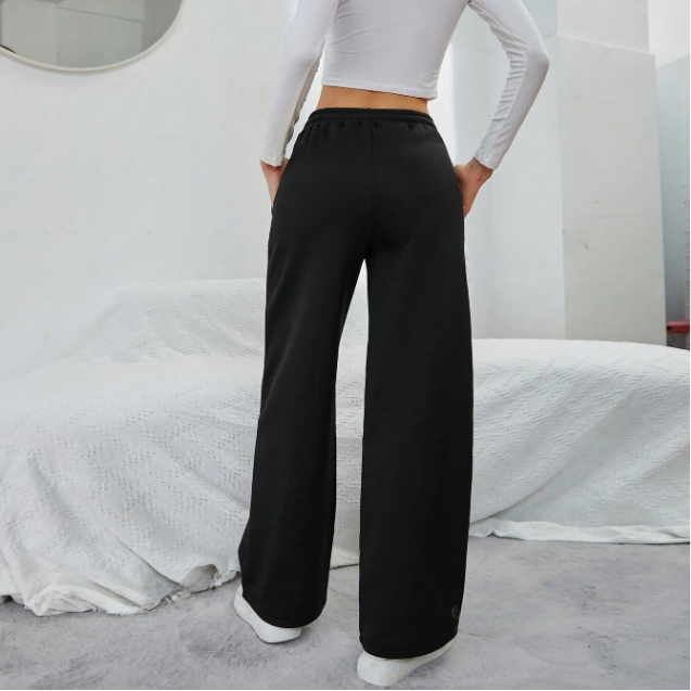 CD | Pantaloni de iarnă la modă și minimaliști