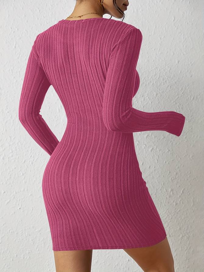 CD | Rochie la modă și minimalistă