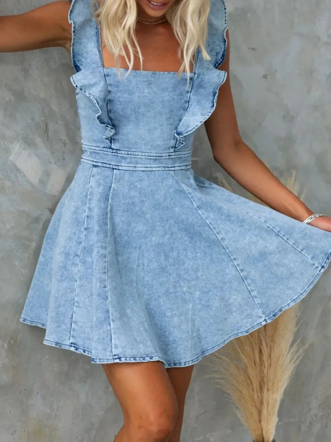 CD | Rochie mini din denim încrețită cu decolteu pătrat