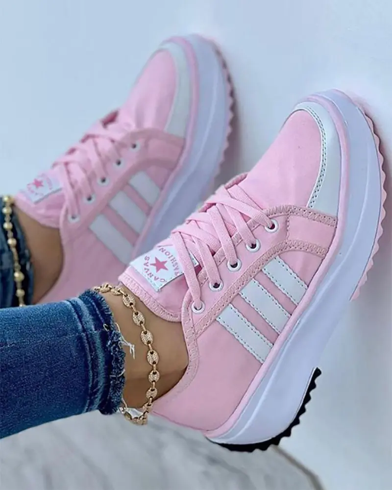 CD | Adidași relaxați și eleganți