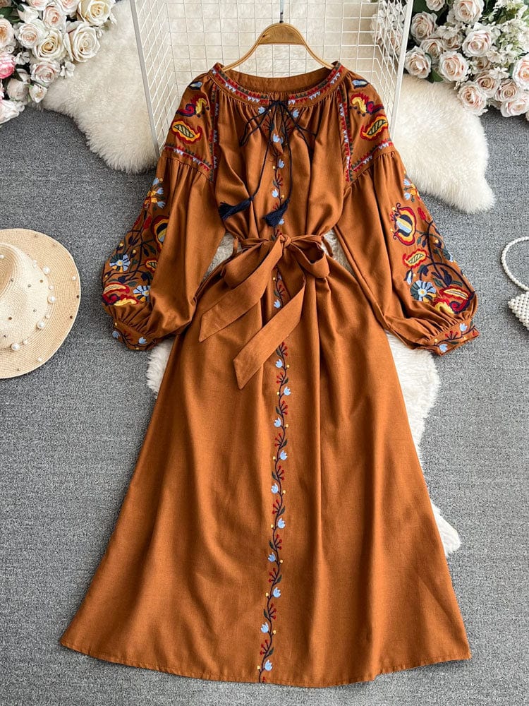 CD | Rochie vintage brodată