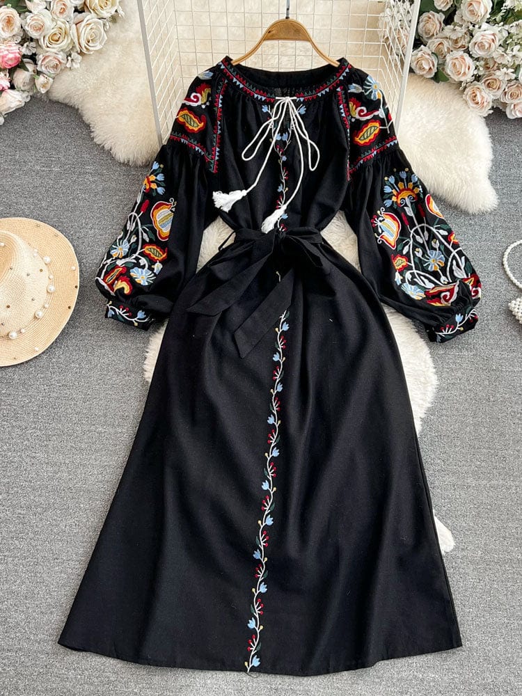 CD | Rochie vintage brodată