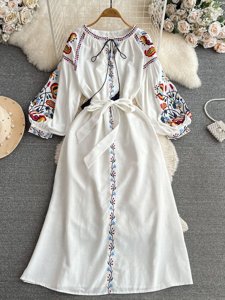CD | Rochie vintage brodată