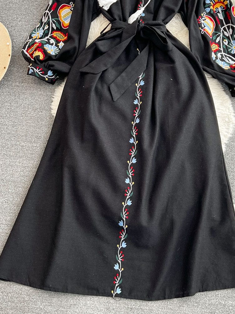 CD | Rochie vintage brodată