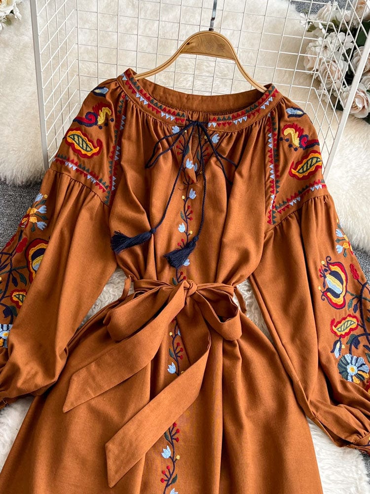 CD | Rochie vintage brodată