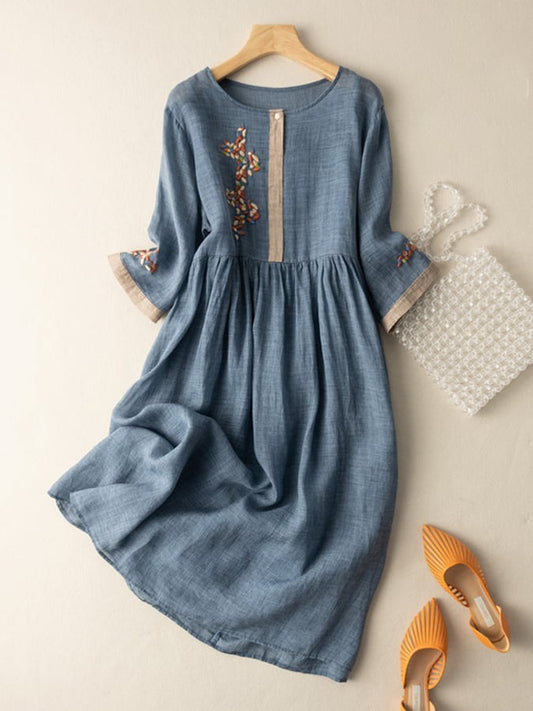 CD | Rochie midi de damă - Ținută relaxată - Fibre naturale - Brodată - Mâneci 3/4 - Decolteu cu nasturi