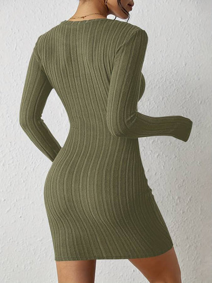 CD | Rochie la modă și minimalistă