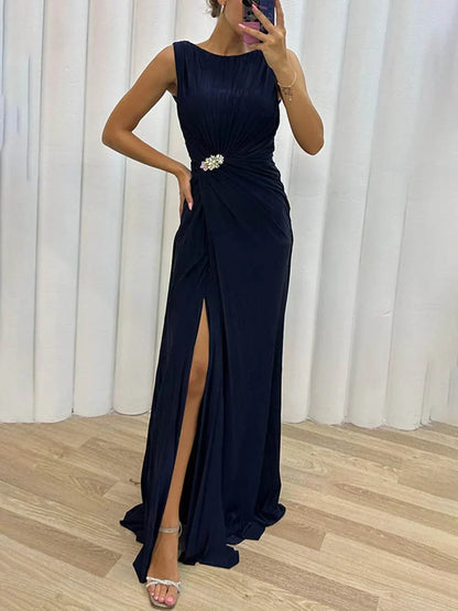 CD | Rochie maxi cu crăpătură care flatează silueta fără timp