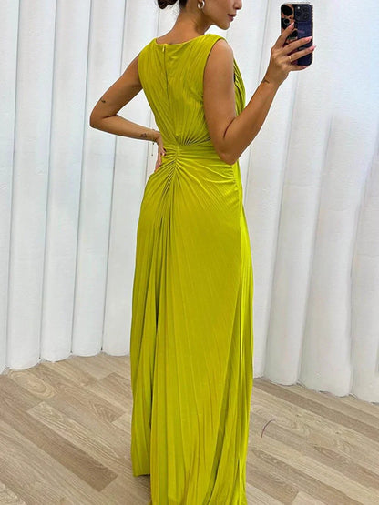 CD | Rochie maxi cu crăpătură care flatează silueta fără timp