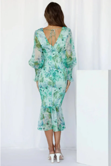 CD | Rochie midi mulată, florală, cu mâneci din voal