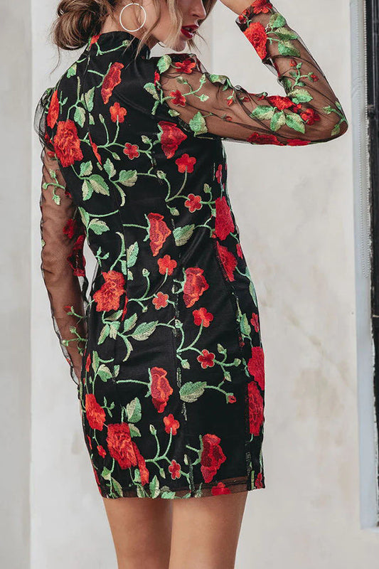 CD | Mini rochie brodată din plasă florală
