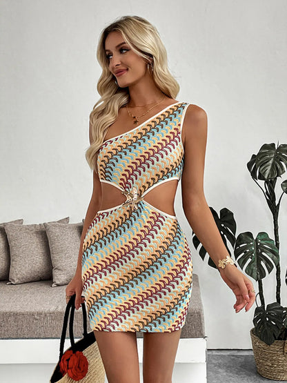 CD | Rochie mini cu decolteu pe un umăr