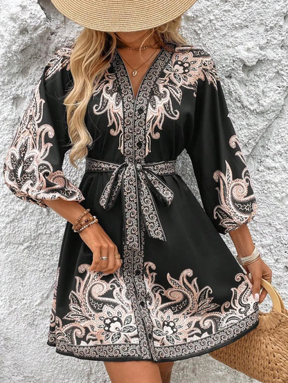 CD | Rochie mini cu mâneci 3/4 cu decolteu în V Paisley