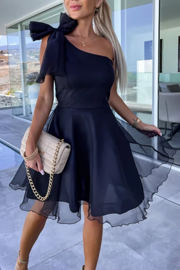 CD | Lifetime Celebrations rochie mini din tul cu arc pe un umăr