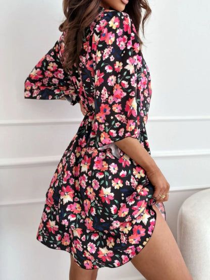 CD | Rochie mini cu volane și decolteu în V cu imprimeu floral