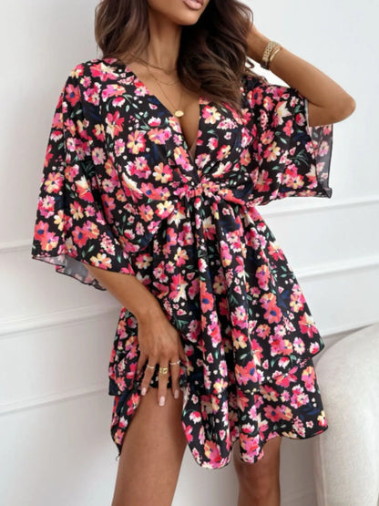CD | Rochie mini cu volane și decolteu în V cu imprimeu floral