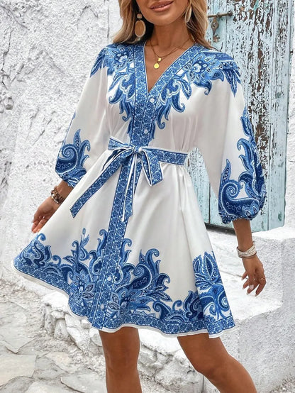 CD | Rochie mini cu mâneci 3/4 cu decolteu în V Paisley