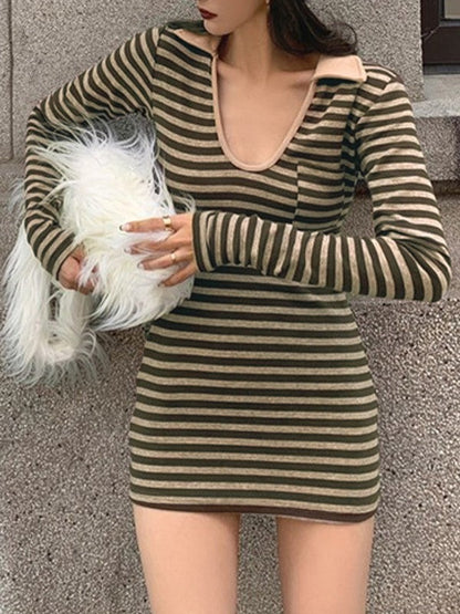 CD | Polo Rochie mini cu dungi și mâneci lungi