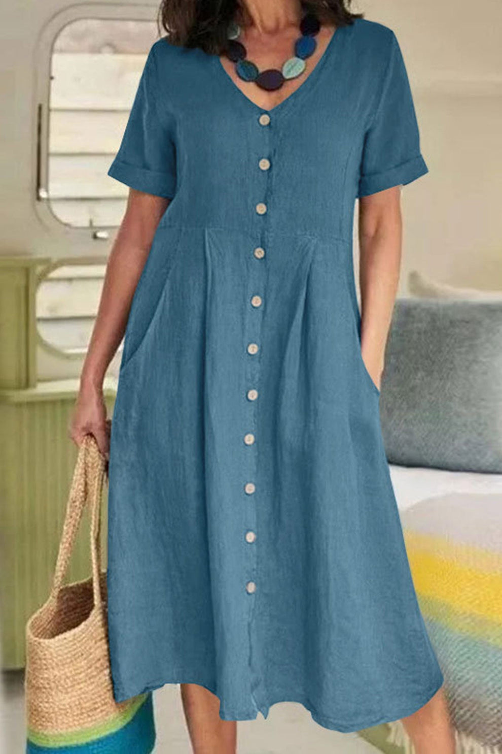 CD | Rochie midi lejeră cu mâneci scurte și închidere elegantă cu nasturi