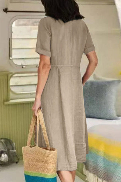 CD | Rochie midi lejeră cu mâneci scurte și închidere elegantă cu nasturi
