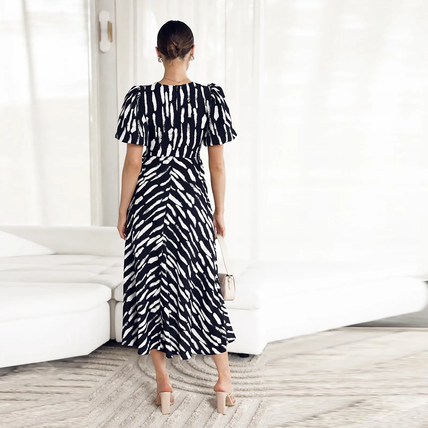 CD | 2024 Rochie midi elegantă cu imprimeu boho cu dungi și decolteu în V și mânecă bufantă