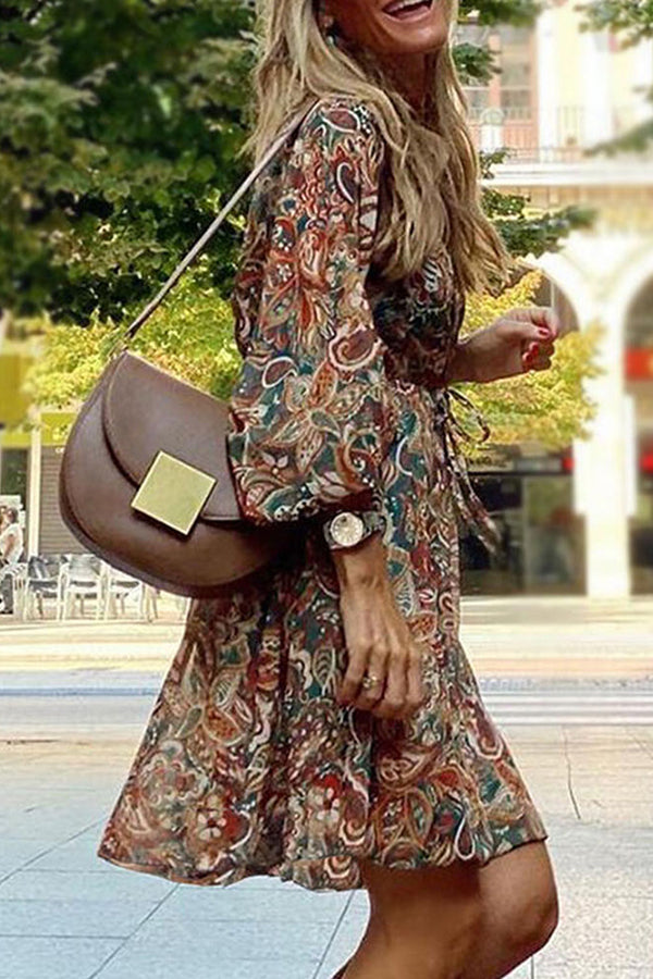 CD | Rochie mini cu decolteu floral în V