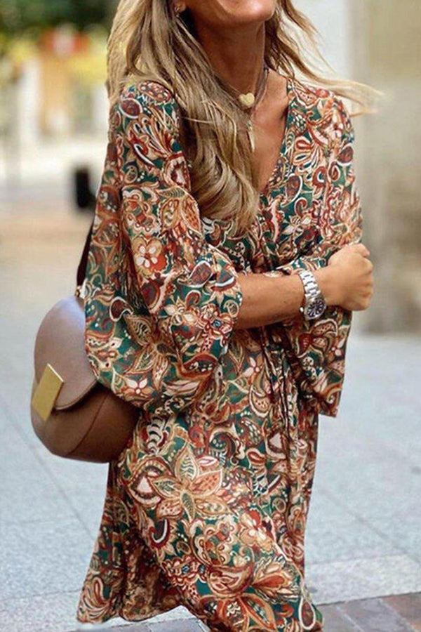 CD | Rochie mini cu decolteu floral în V