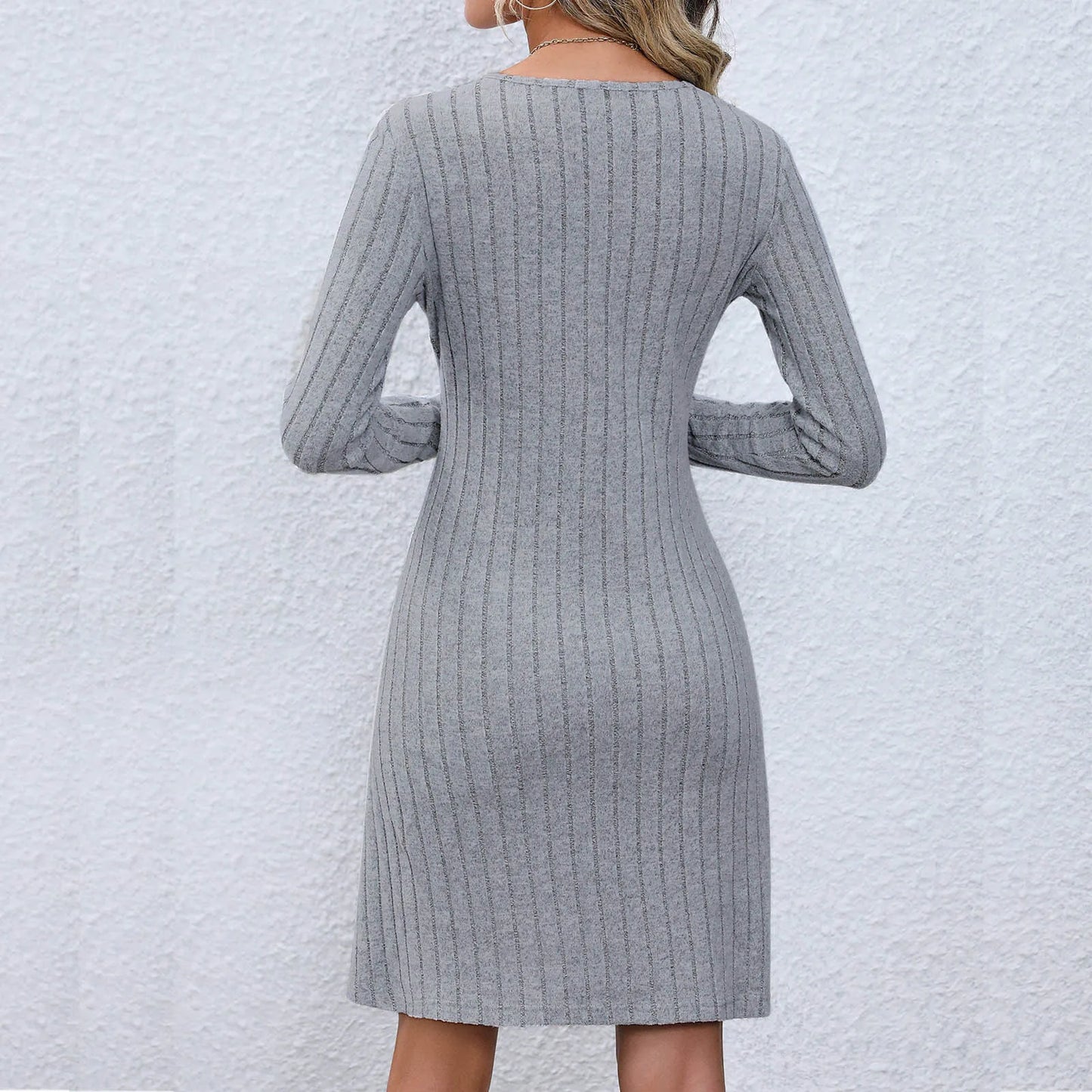 CD | Rochie midi chic cu decolteu în V și talie cu nasturi, mâneci lungi, monocolor