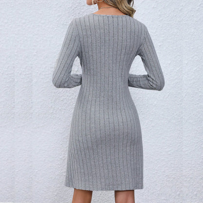 CD | Rochie midi chic cu decolteu în V și talie cu nasturi, mâneci lungi, monocolor