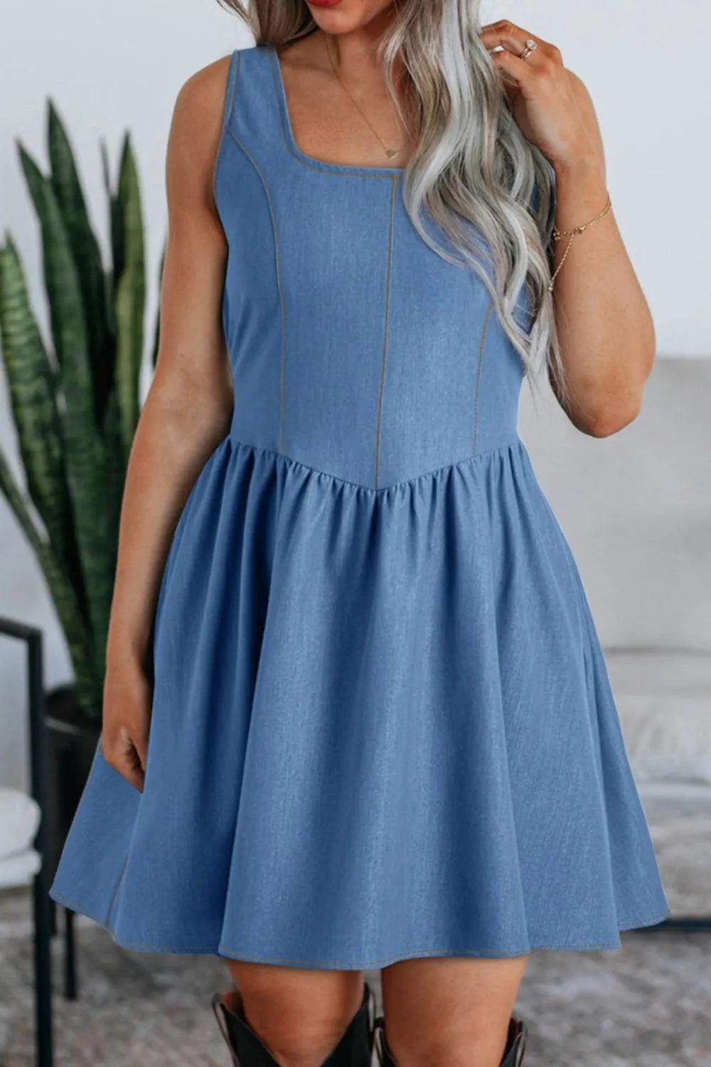 CD | Rochie mini fără mâneci cu decolteu pătrat