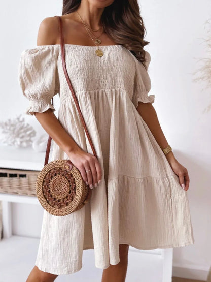 CD | Rochie mini cu umăr liber și smocked