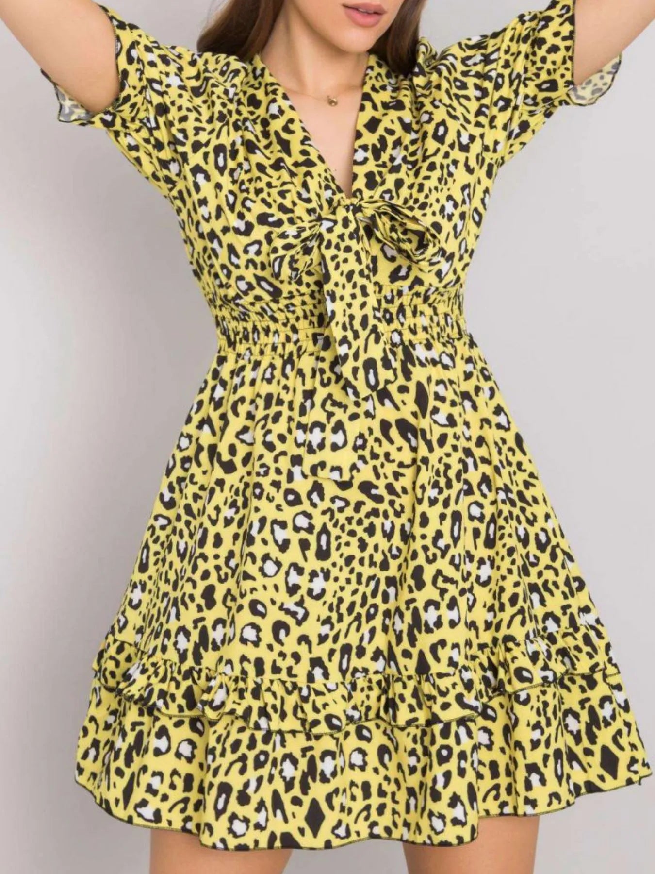 CD | Mini rochie cu mânecă scurtă cu cravată frontală și imprimeu leopard