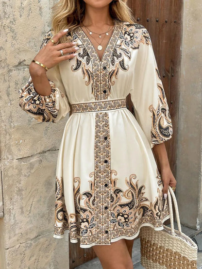CD | Rochie mini cu mâneci 3/4 cu decolteu în V Paisley