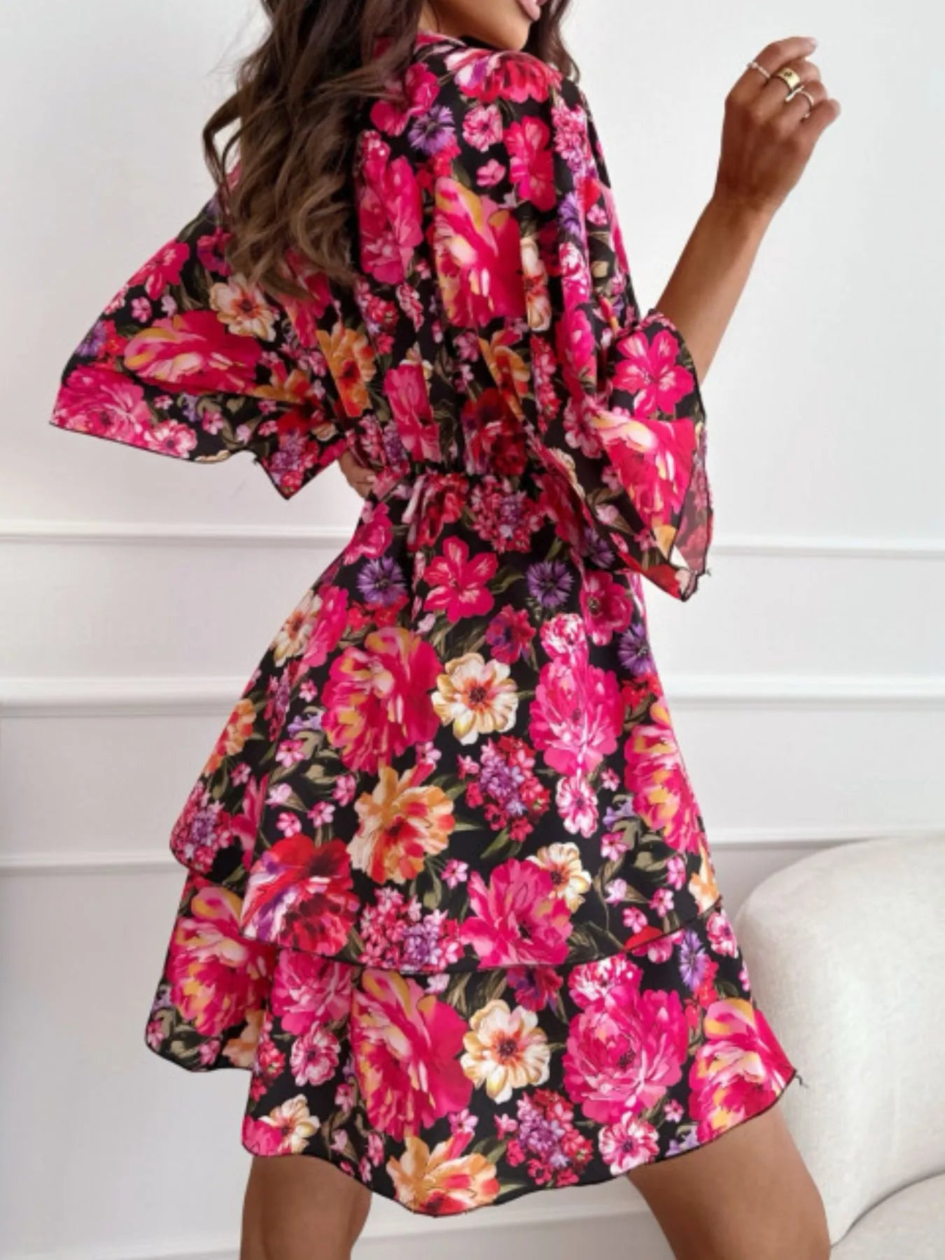 CD | Rochie mini cu volane și decolteu în V cu imprimeu floral