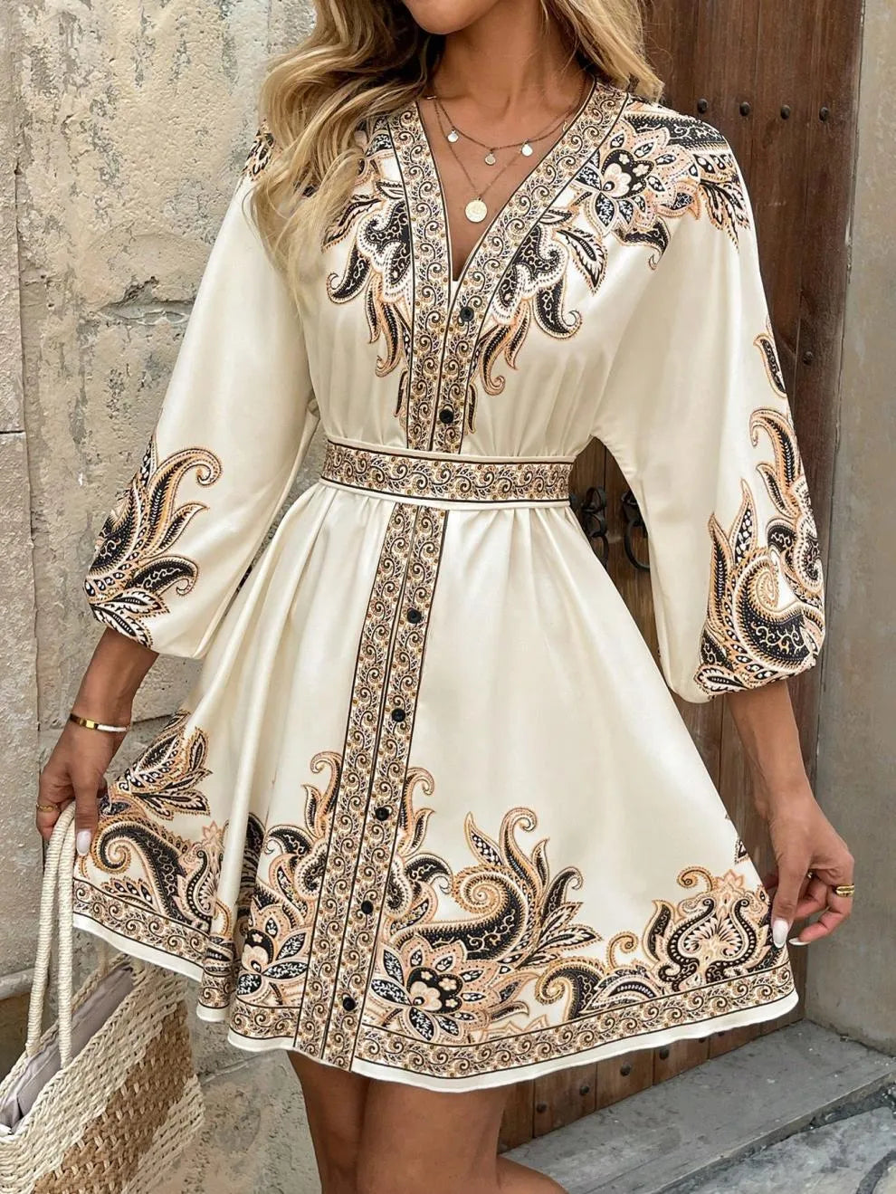 CD | Rochie mini cu mâneci 3/4 cu decolteu în V Paisley