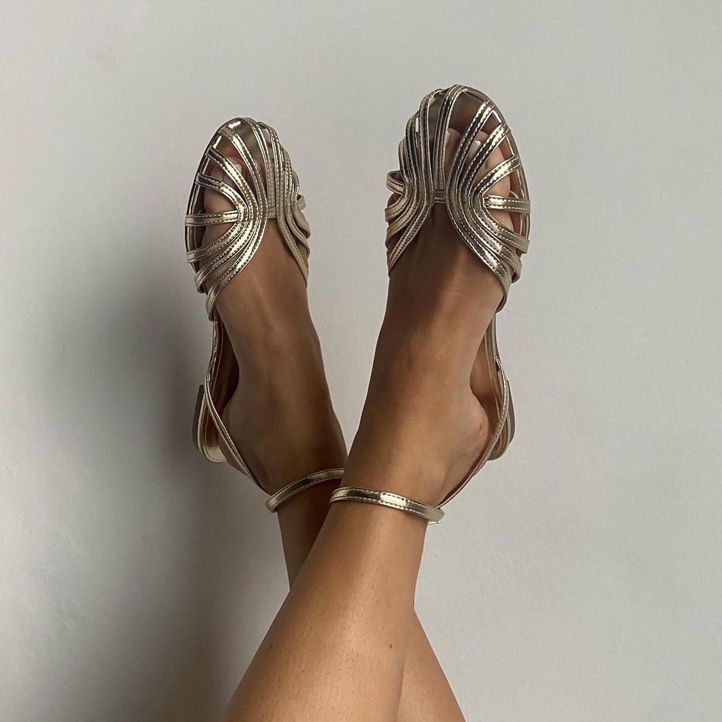 CD | Hollow Out rotund Toe pantofi curea glezna