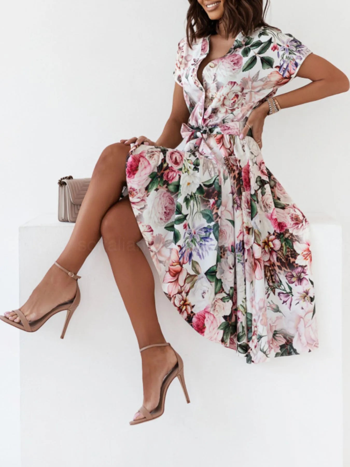 CD | Rochie midi cu mânecă scurtă din flori